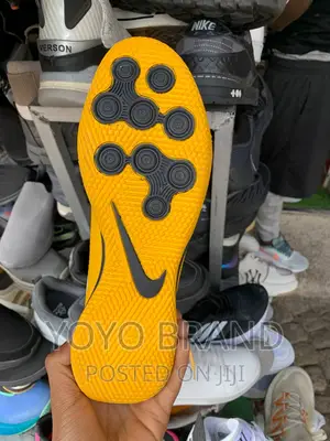 Orginwl Phanotom Foot Ball Shoes