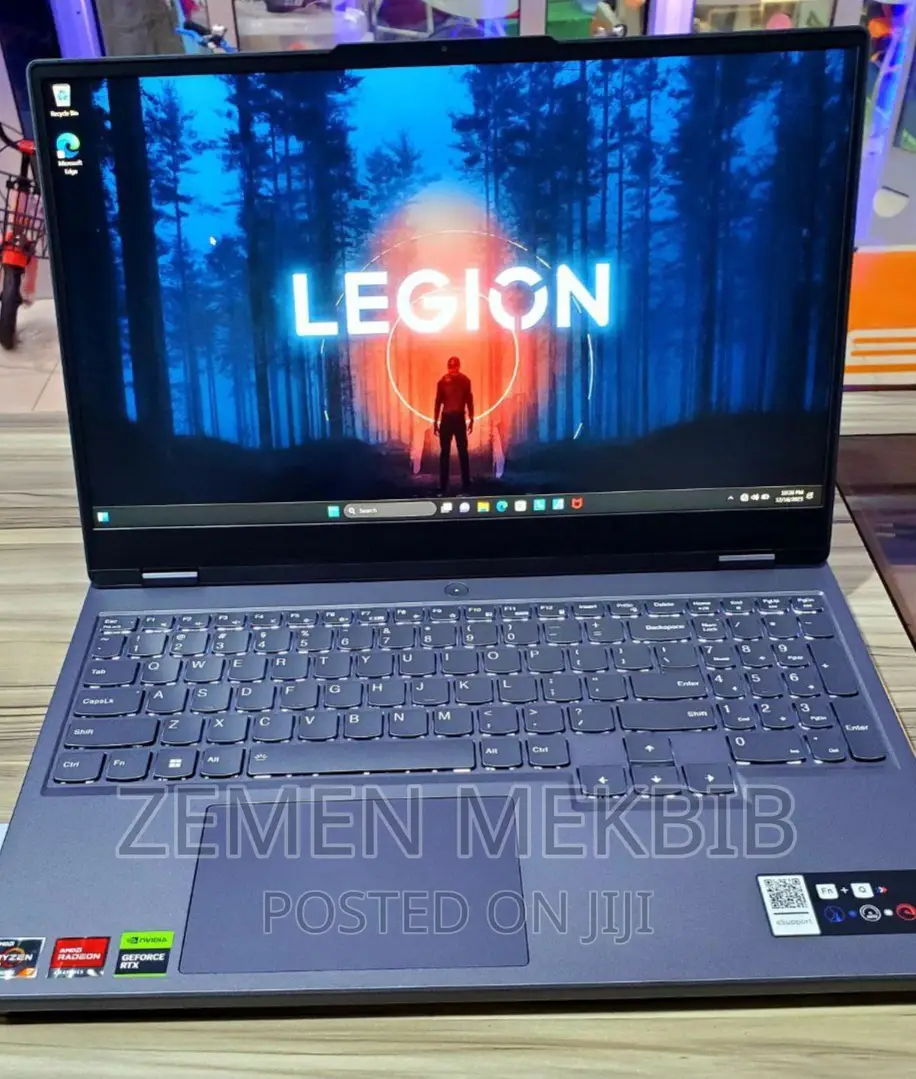 New Laptop Dell 16GB AMD Ryzen 7 SSD 512GB