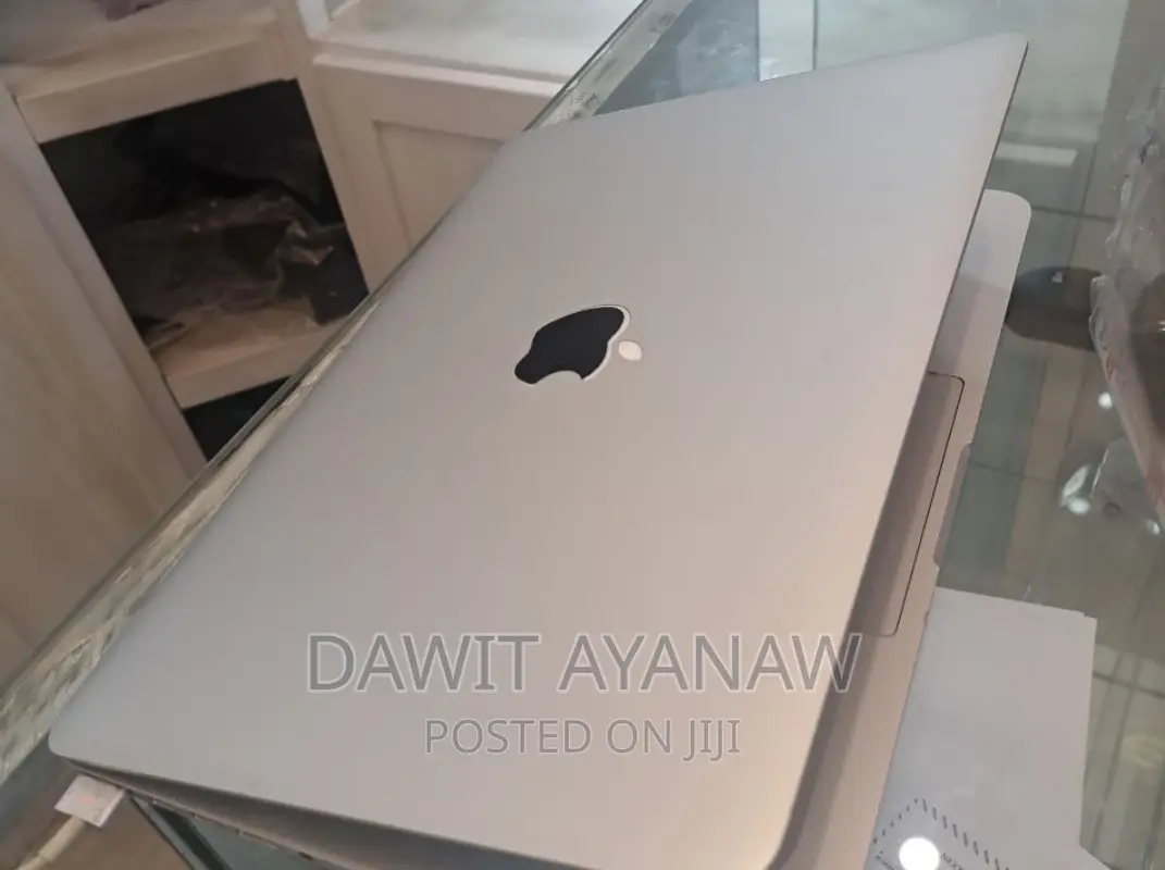 New Laptop Apple MacBook Air 2015 8GB Intel Core i5 SSD 128GB