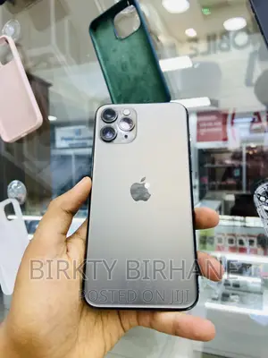 Photo - Apple iPhone 11 Pro 256 GB Gray
