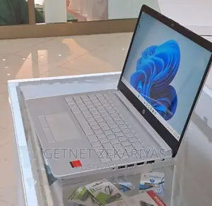 New Laptop HP Stream Notebook 8GB Intel Core I5 SSD 1T