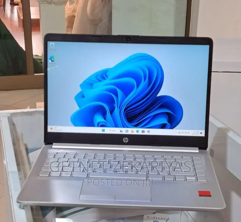 New Laptop HP Stream Notebook 8GB Intel Core I5 SSD 1T