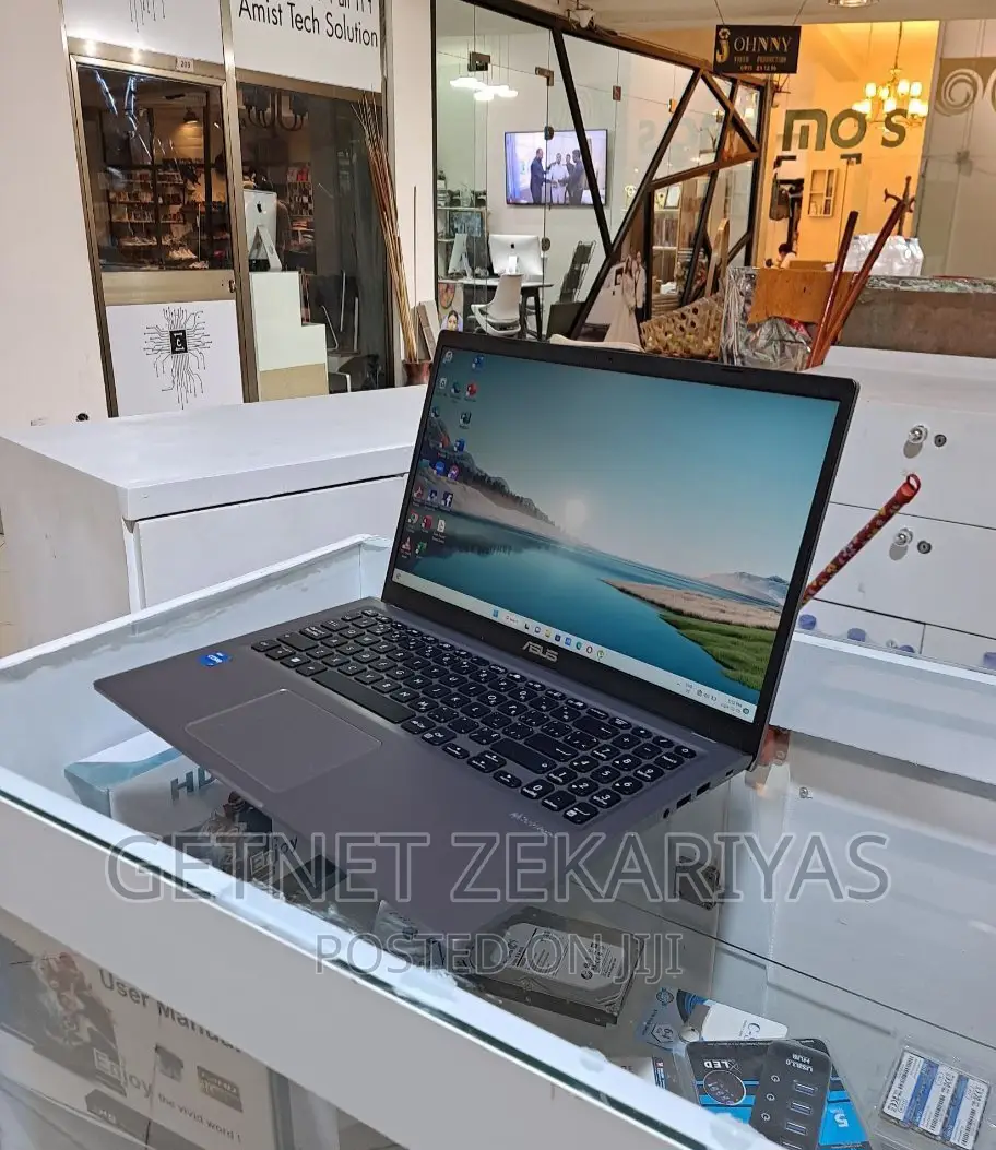 New Laptop Asus VivoBook 15 X505BA 8GB Intel Core I5 SSD 512GB