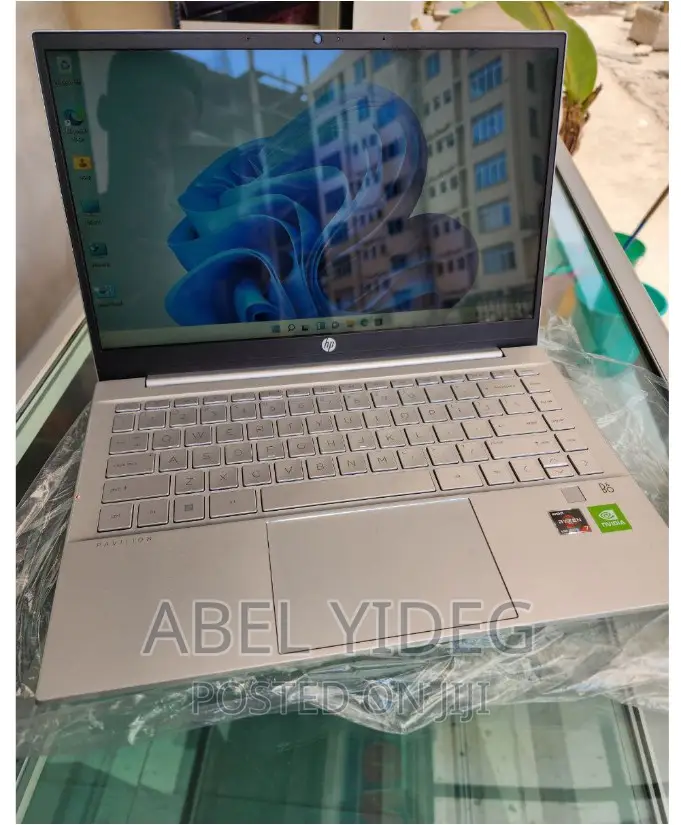 New Laptop HP Pavilion 14 8GB AMD Ryzen 5 SSD 512GB