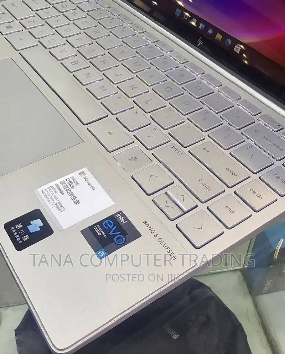 New Laptop HP Envy X360 13z 16GB Intel Core I5 SSD 500GB