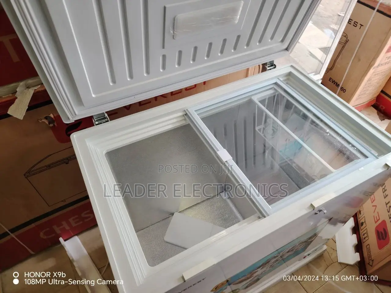 Everest Chest Freezer 260
