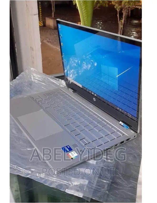 New Laptop HP Pavilion X360 8GB Intel Core I5 SSD 512GB