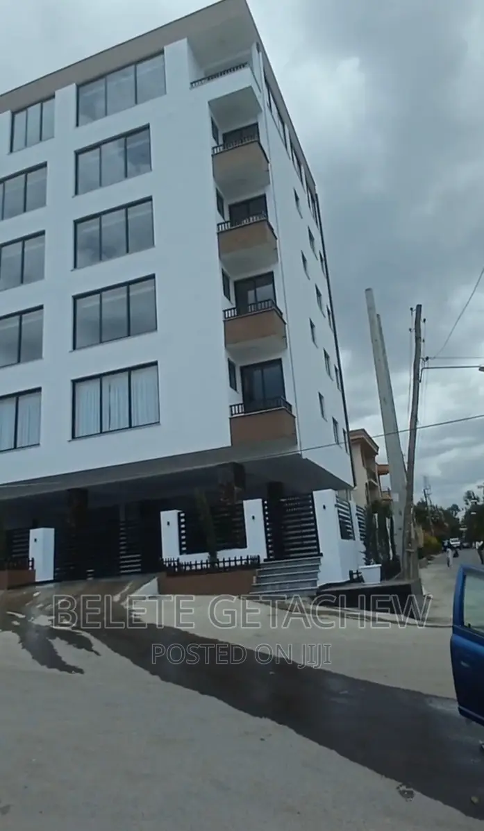 20bdrm Duplex in G+5 የአፓርታማ ህንፃ, Bole for sale
