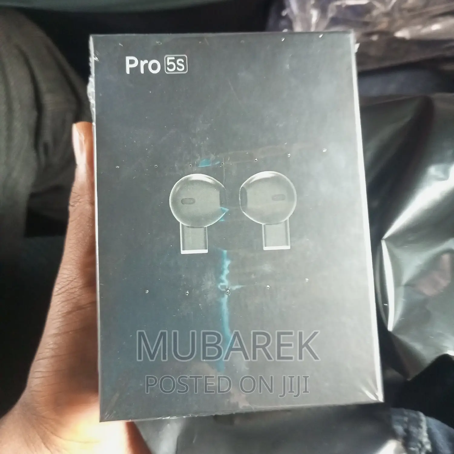 Airpod Pro 5s:Style Meets Uncompromising Sound