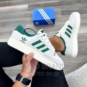 Photo - Adidas Forum Fashio Sneaker