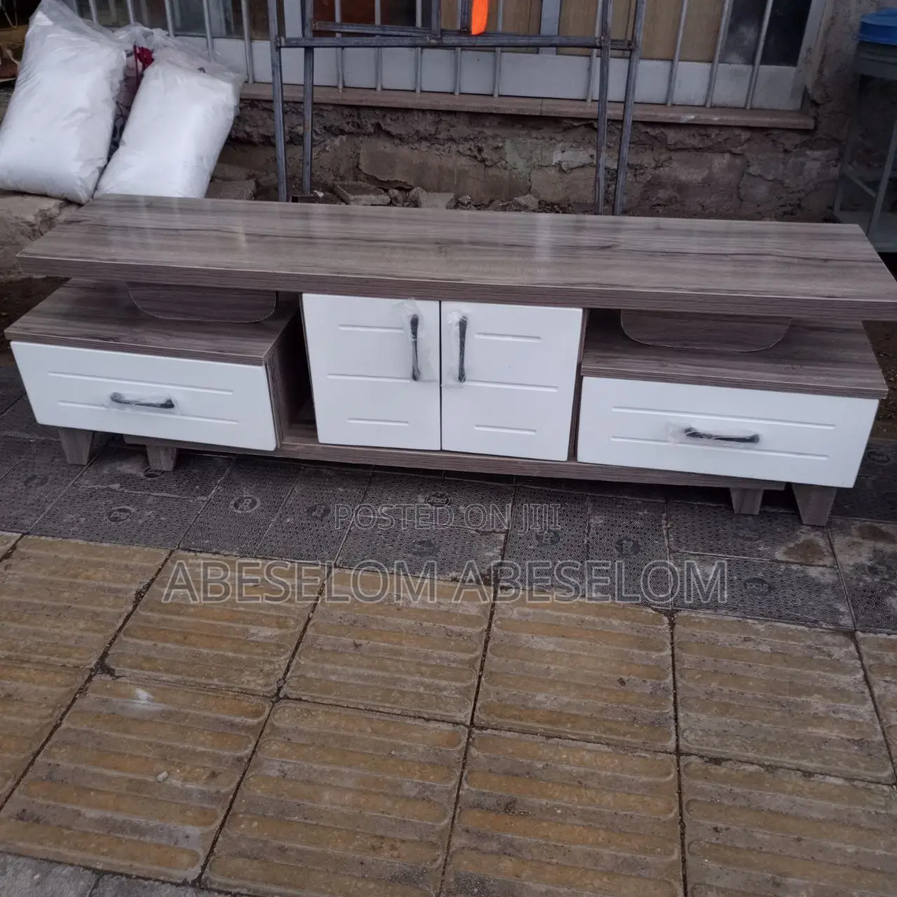 1,50 Cm ላምኔት ቲቪ እስታንድ