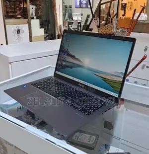 New Laptop Asus VivoBook W202 16GB Intel Core I5 SSD 512GB