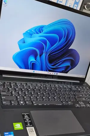 New Laptop Lenovo Ideapad 3 8GB Intel Core I5 SSD 1T