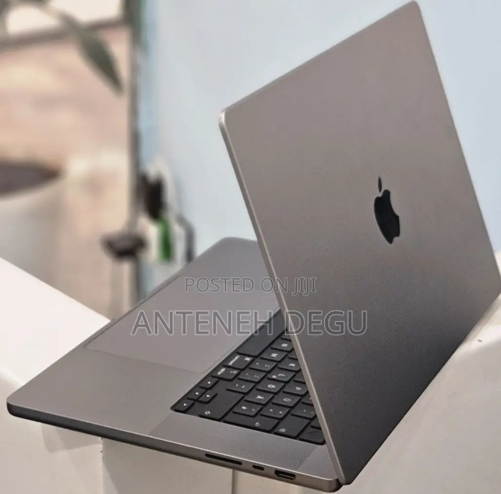 New Laptop Apple MacBook 16GB Apple M1 Pro SSD 1T