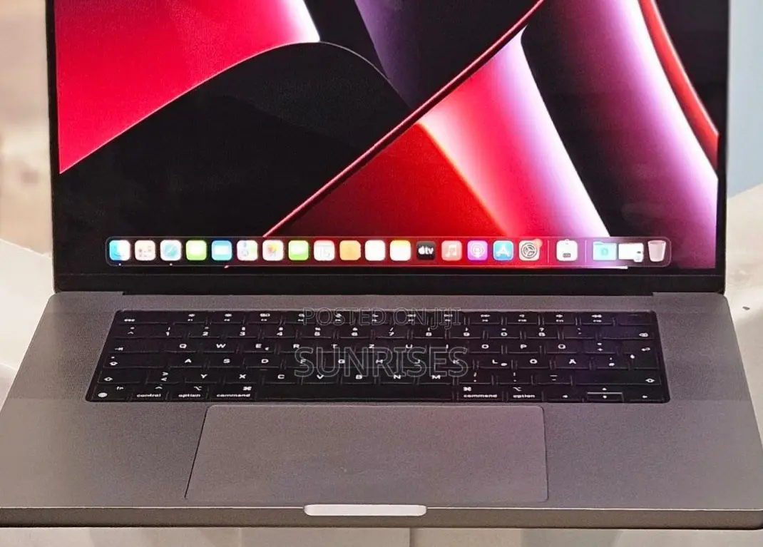 New Laptop Apple MacBook Pro M1 16GB Apple M1 SSD 1T