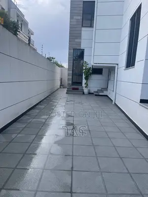 11bdrm House in ላፍቶ ቅንጡ መኖሪያ ቤት, Nifas Silk-Lafto for sale