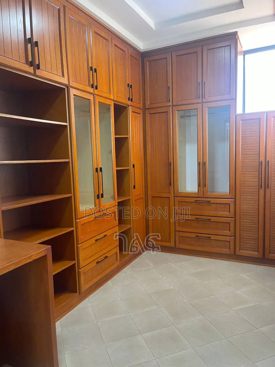 11bdrm House in ላፍቶ ቅንጡ መኖሪያ ቤት, Nifas Silk-Lafto for sale