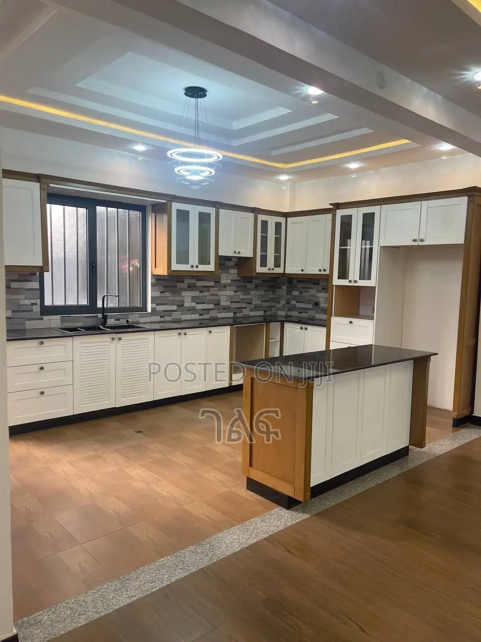 11bdrm House in ላፍቶ ቅንጡ መኖሪያ ቤት, Nifas Silk-Lafto for sale