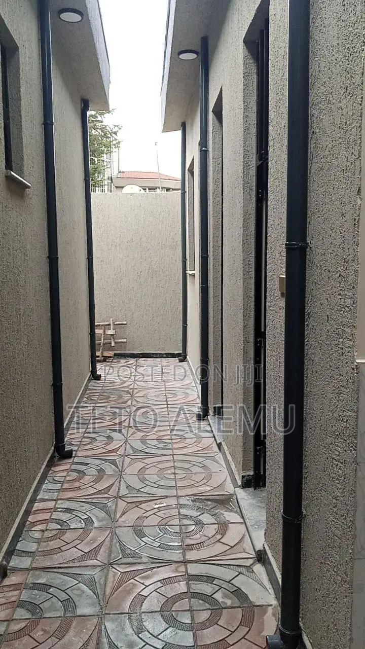 7bdrm House in የሚሸጥ ቅንጡ ቤት ፌጋ, Bole for sale