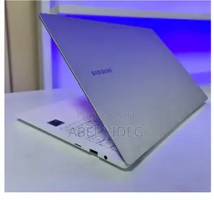 New Laptop Samsung 16GB Intel Core I7 SSD 512GB
