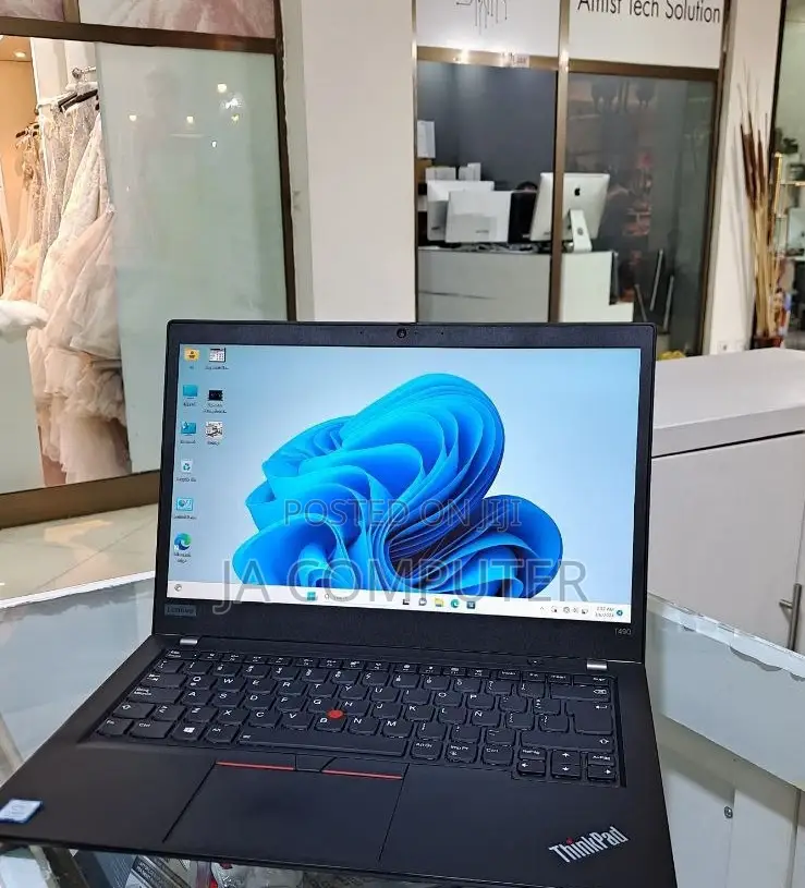 New Laptop Lenovo Thinkpad T490s 16GB Intel Core I7 SSD 512GB