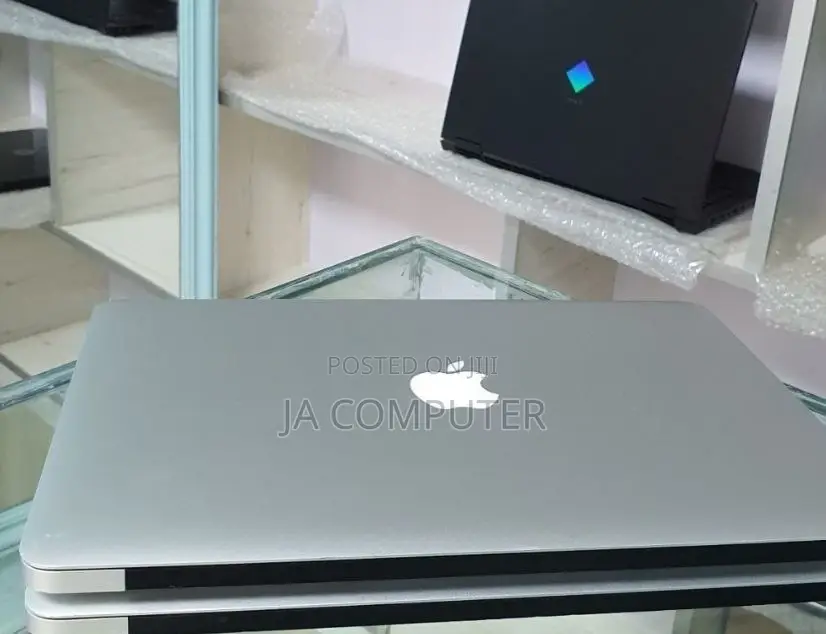 New Laptop Apple MacBook Air 2015 8GB Intel Core I5 SSD 128GB