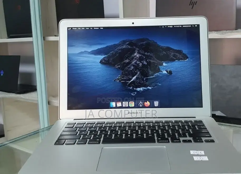 New Laptop Apple MacBook Air 2015 8GB Intel Core I5 SSD 128GB