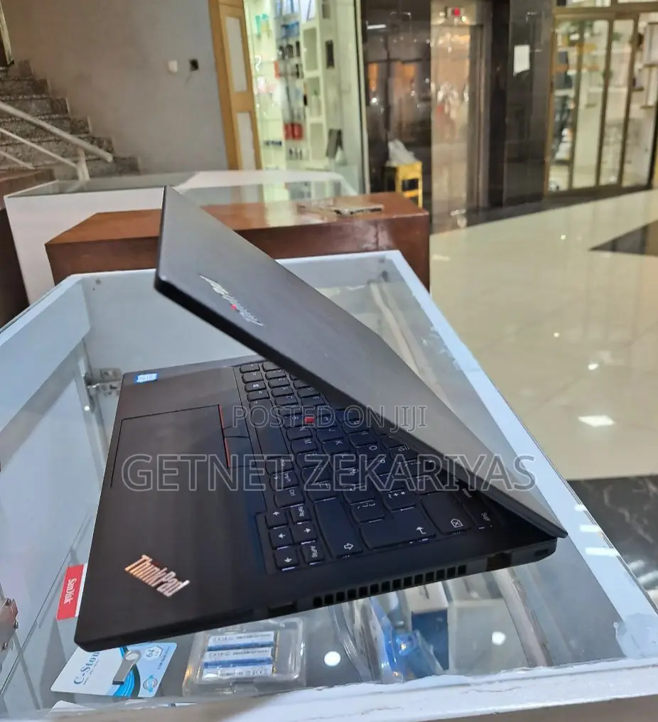 New Laptop Lenovo Thinkpad T490s 16GB Intel Core I7 SSD 512GB