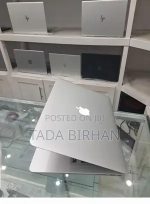 Laptop Apple MacBook Pro 2017 8GB Intel Core i5 SSD 256GB