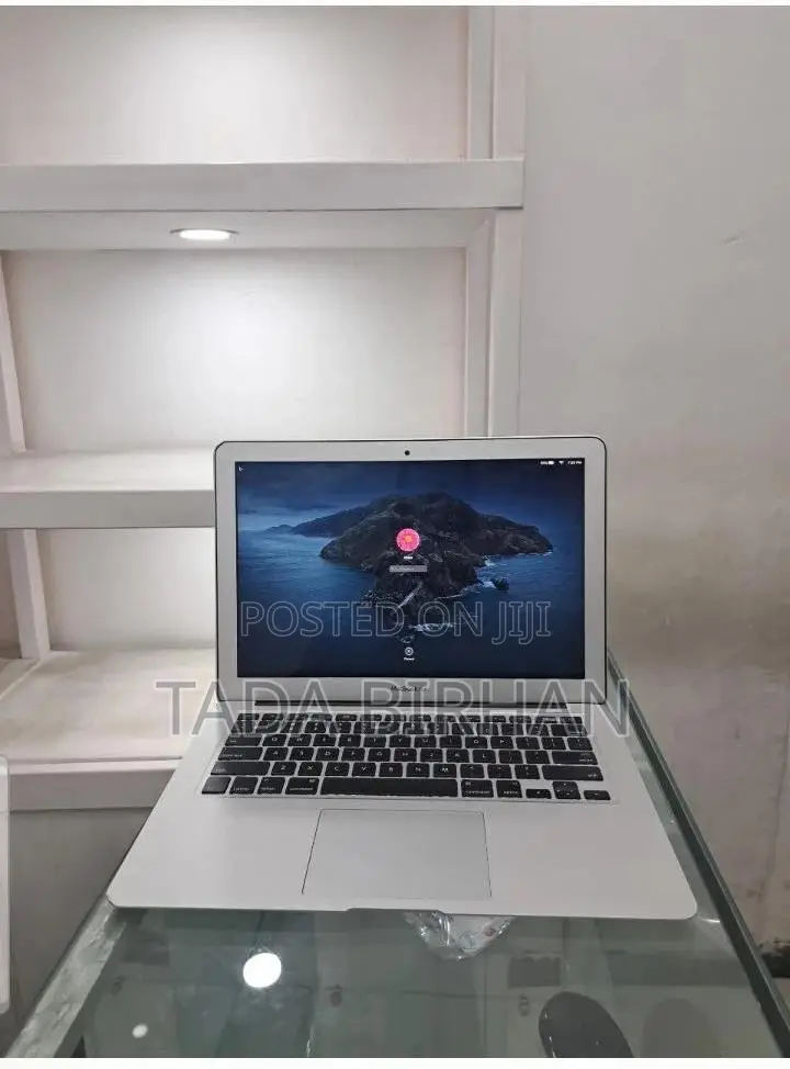 Laptop Apple MacBook Pro 2017 8GB Intel Core i5 SSD 256GB
