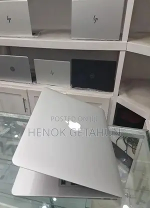 New Laptop Apple MacBook Pro 2017 8GB Intel Core i5 SSD 128GB