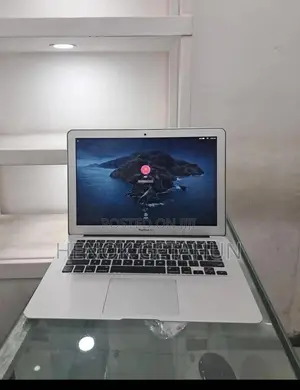 New Laptop Apple MacBook Pro 2017 8GB Intel Core i5 SSD 128GB