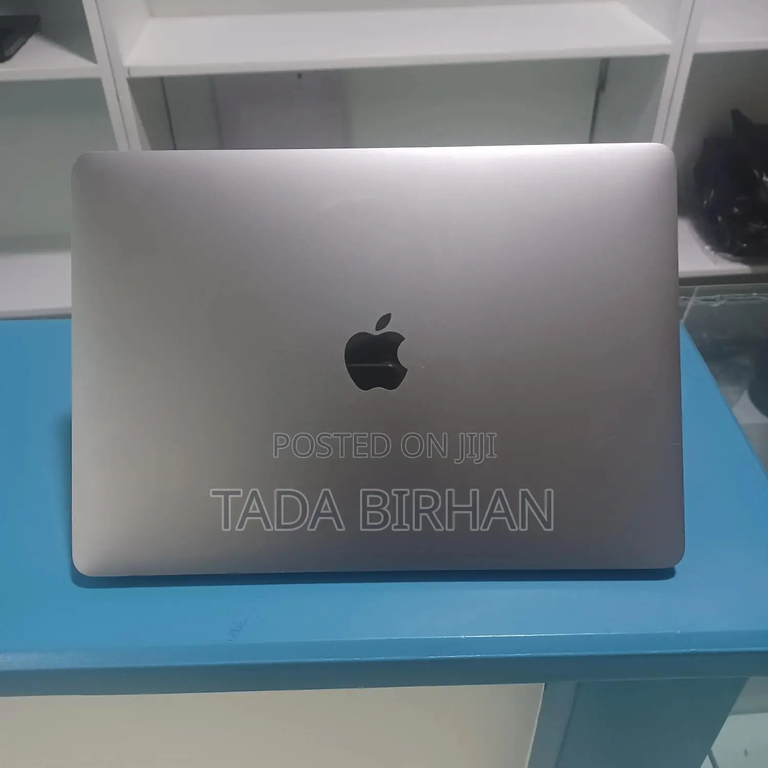 New Laptop Apple MacBook Pro 2017 8GB Intel Core i5 SSD 256GB