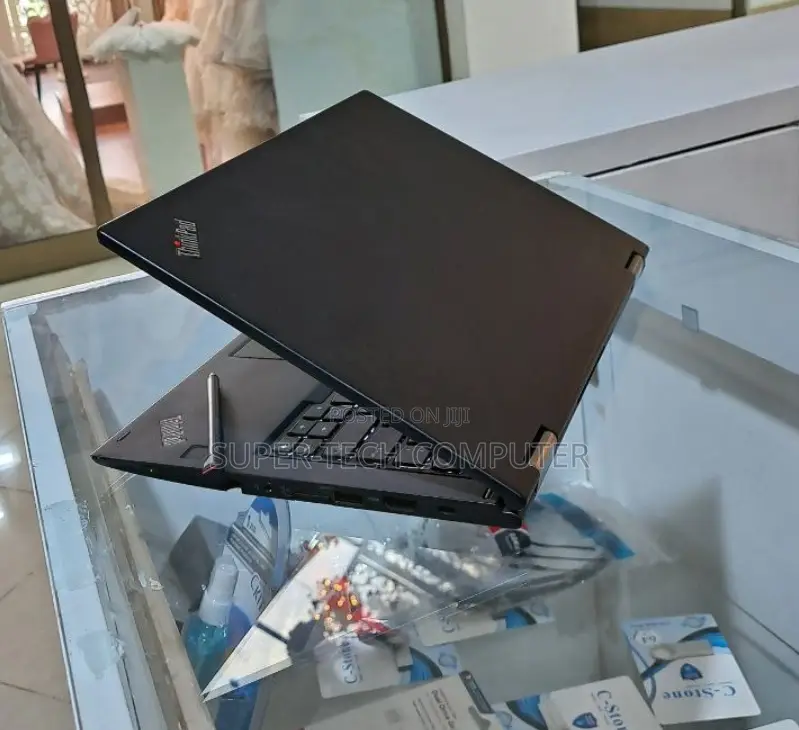 New Laptop Lenovo Yoga 260 8GB Intel Core I5 SSD 512GB