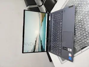 New Laptop Lenovo Yoga 700 8GB Intel Core I5 SSD 512GB