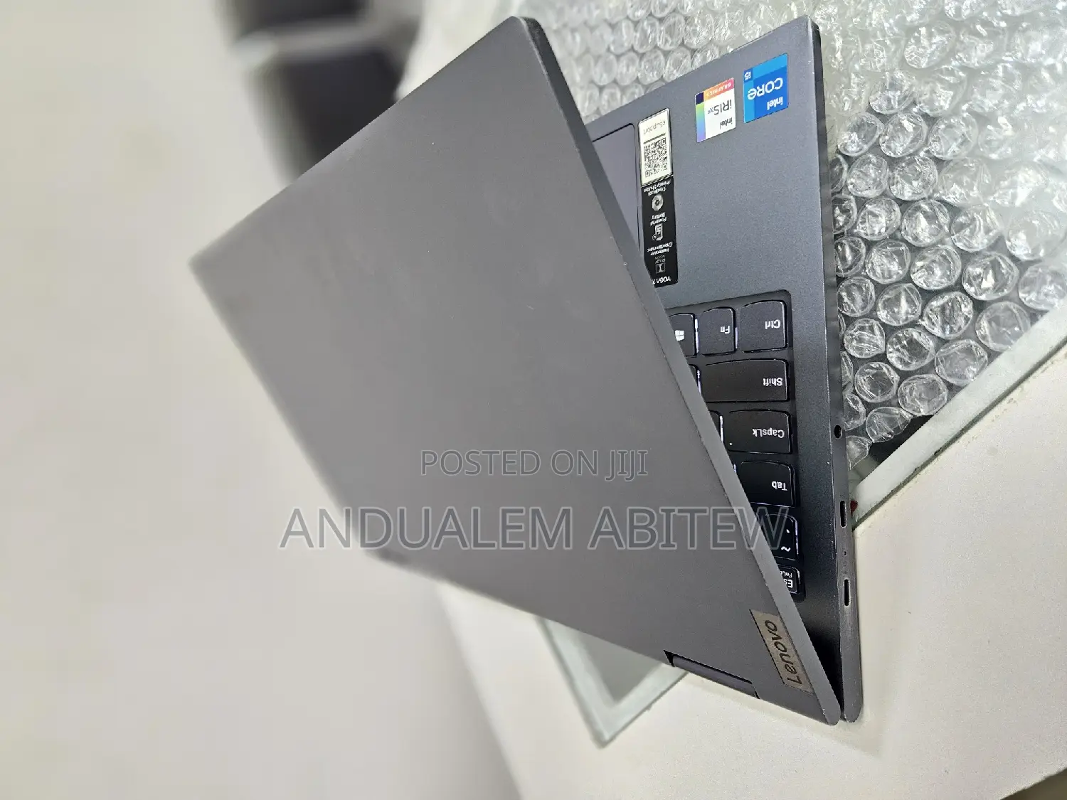 New Laptop Lenovo Yoga 700 8GB Intel Core I5 SSD 512GB