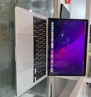New Laptop Apple MacBook Pro 2019 8GB Intel Core i5 SSD 256GB