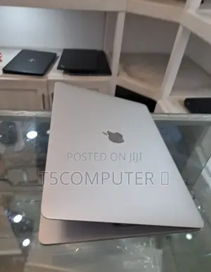 New Laptop Apple MacBook Pro 2019 8GB Intel Core I7 SSD 512GB