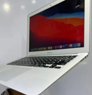 New Laptop Apple MacBook 2017 8GB Intel Core I5 SSD 128GB