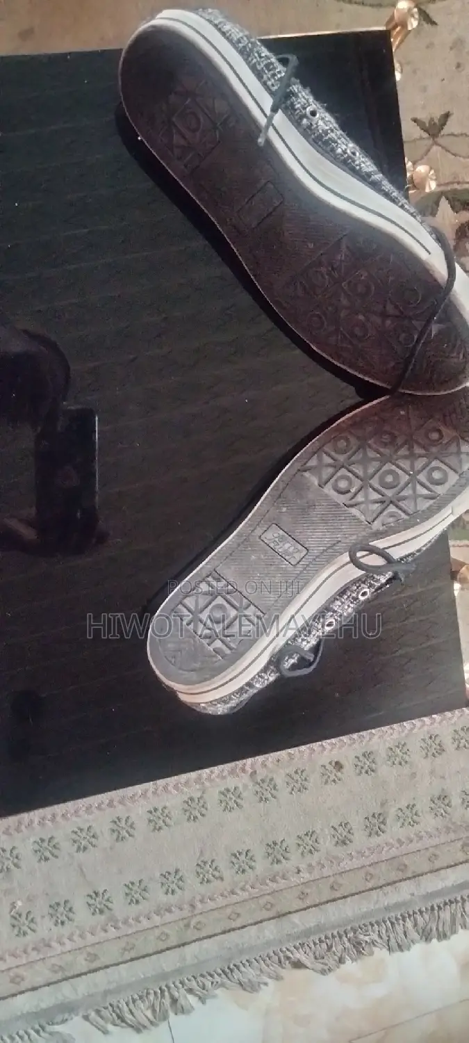 Shoes Blackand White Mix Cloure and Nice