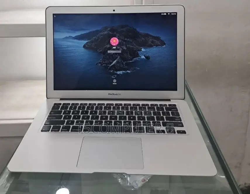 New Laptop Apple MacBook Pro 2017 8GB Intel Core I7 SSD 128GB