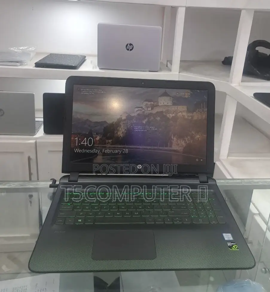 New Laptop HP Pavilion 15 8GB Intel Core I5 SSD 128GB