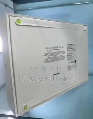 New Laptop Apple MacBook Pro 2022 M2 16GB Intel Core I7 SSD 512GB