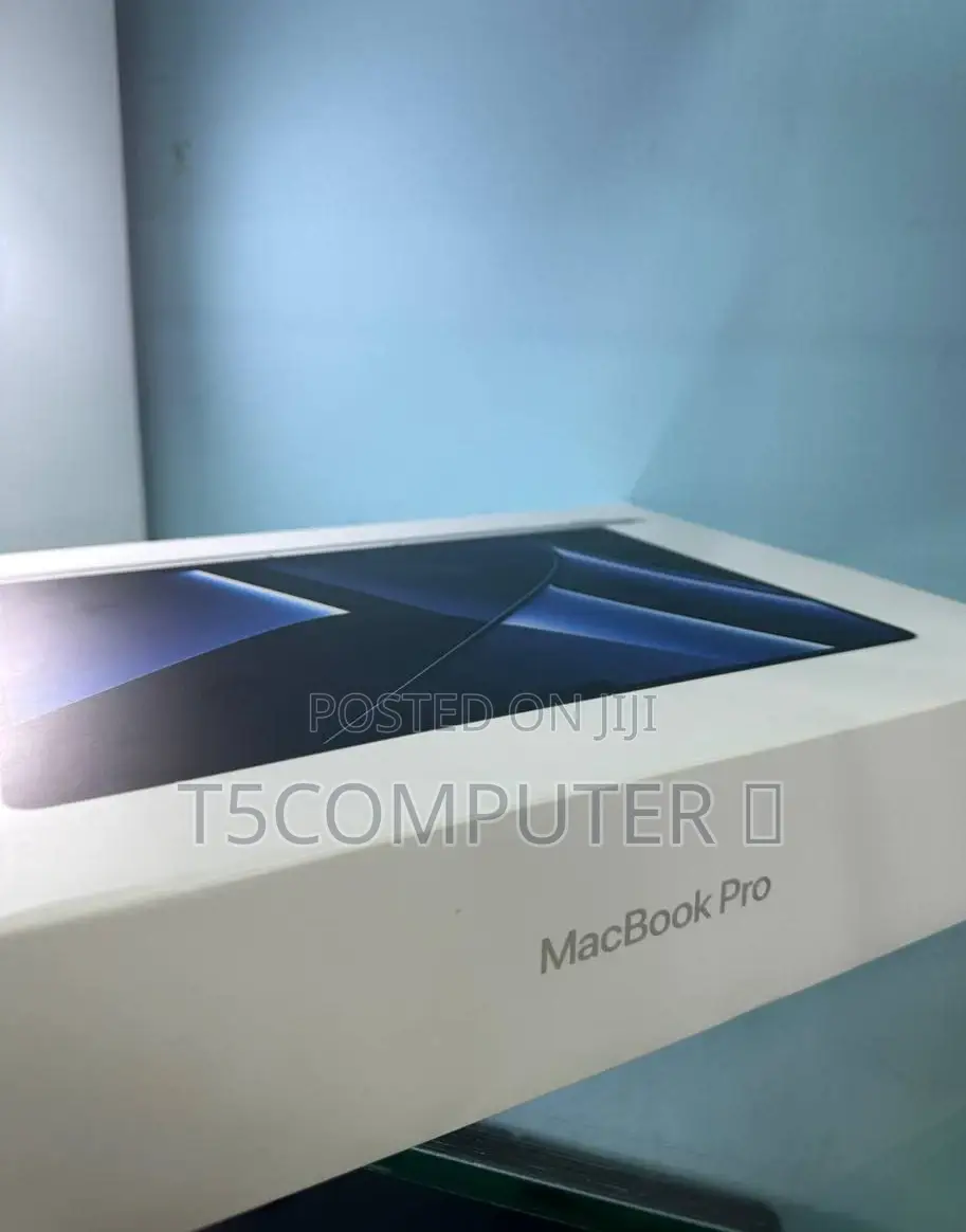 New Laptop Apple MacBook Pro 2022 M2 16GB Intel Core I7 SSD 512GB