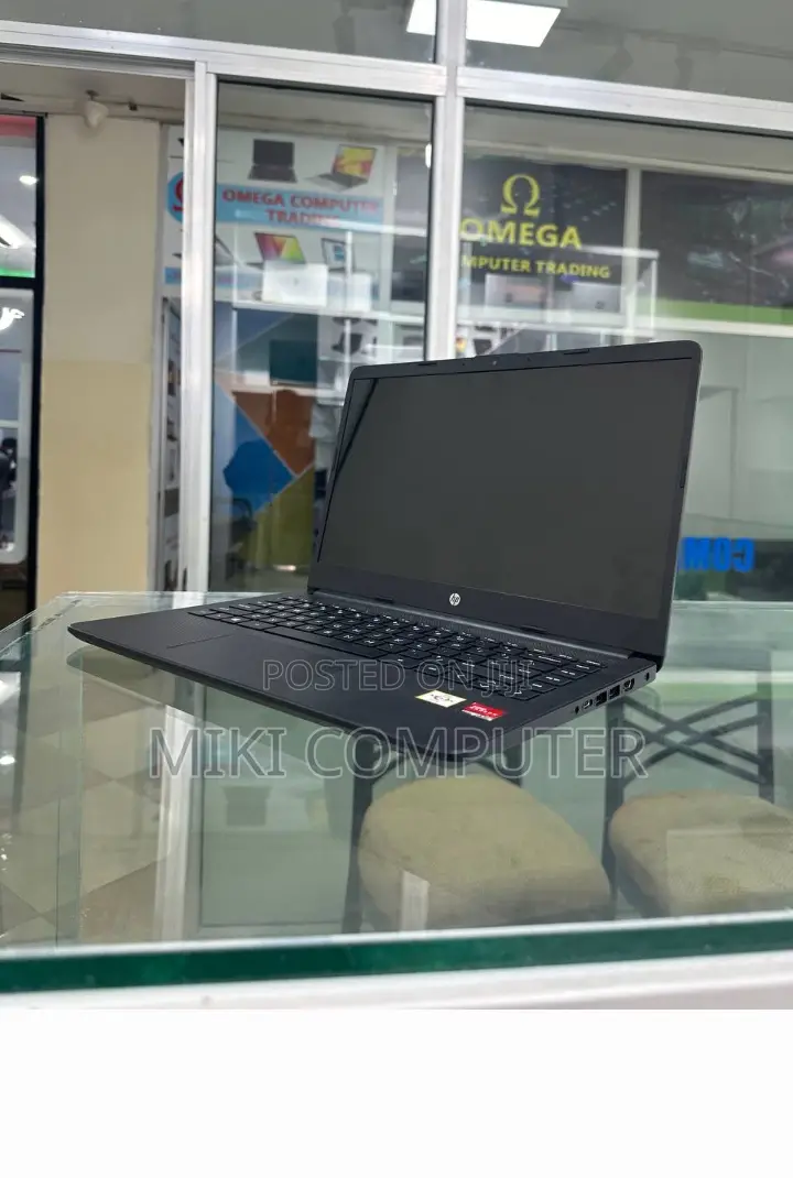 New Laptop HP 8GB Intel SSD 256GB