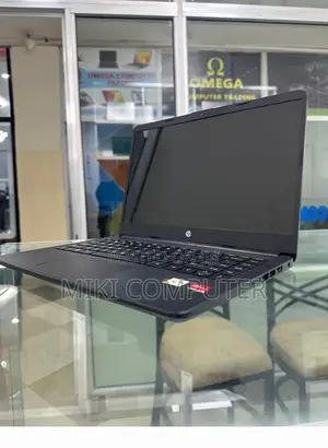 New Laptop HP 8GB Intel SSD 256GB