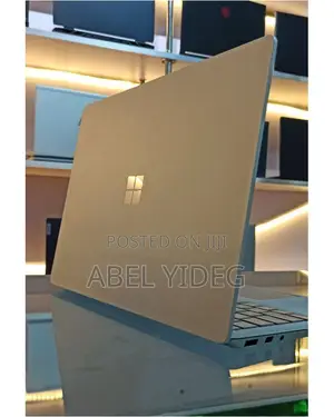New Laptop Microsoft Surface Laptop 2 8GB Intel Core I7 SSD 512GB