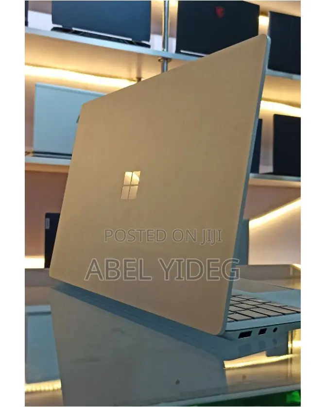New Laptop Microsoft Surface Laptop 2 8GB Intel Core I7 SSD 512GB