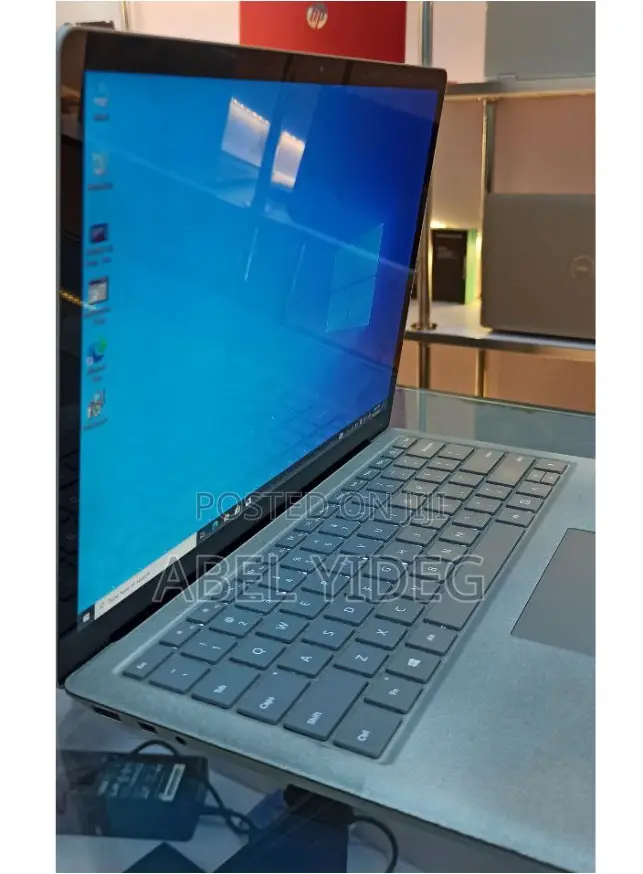 New Laptop Microsoft Surface Laptop 2 8GB Intel Core I7 SSD 512GB