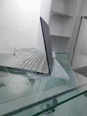 New Laptop HP Pavilion 15 8GB Intel Core I7 SSD 1T